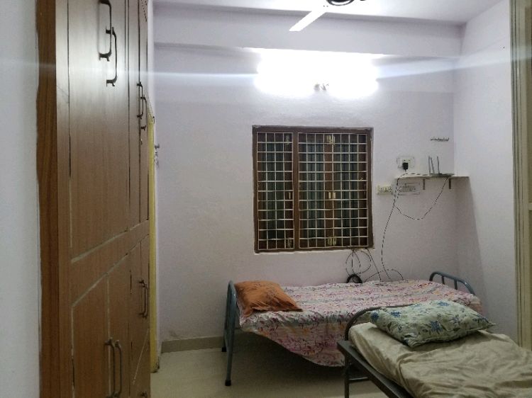 Dopamine Pg Accommodation